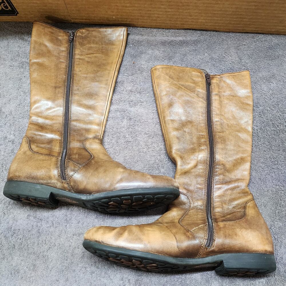 Born brown leather boots with buttons womens size 9 b49